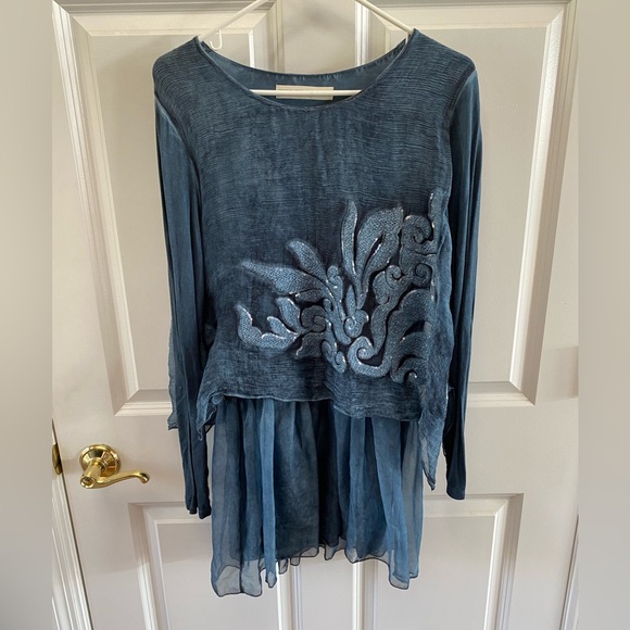 Perfect top for special occasions - Picture 1 of 6